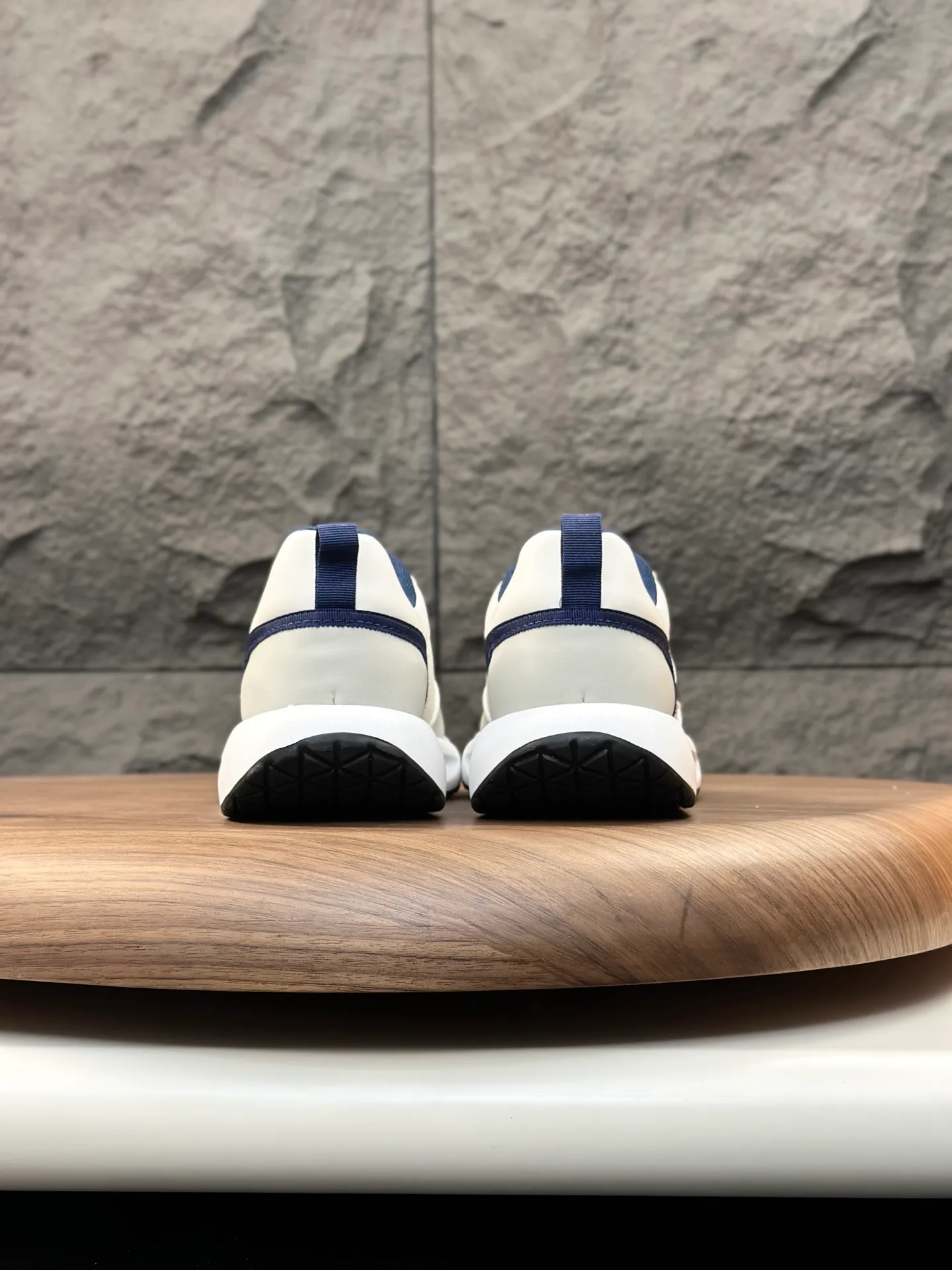 Men's shoes💰780 Lv 🔍Top purchasing agent🇮🇹 Louis Vuitton, the sports sneaker counter is synchronized, the uppers are imported from Italy, high-quality splicing colorful and complex crafts, the imported mesh padding is soft and comfortable, soles: original soles specially provided by the original factory, T men's men's shoes 💰U exclusive movable molded soles are super comfortable, original factory and single goods, 🔍🔍high quality, you can enter and leave the counter at will, welcome to compare, code number 38-44 (customized 45)